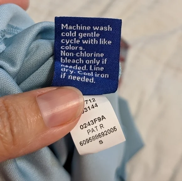 Apt. 9 sleeveless top with slightly sheer shoulder panel size small - Picture 6 of 10